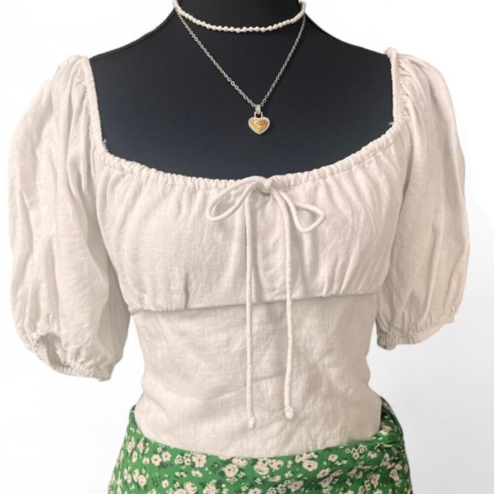 cute abercrombie & fitch white puff sleeve blouse